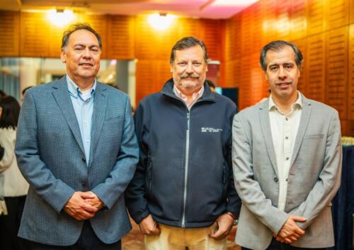 Dr. Nelson Véjar, director médico CEOLA Los Ángeles; Eduardo Wendt, presidente Directorio Red Ceola Chile y Dr. Cristian Sánchez