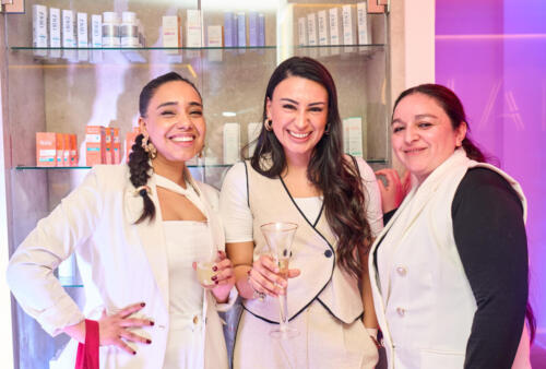 Josse Paredes, María Jesús Contreras y Susan Ceballo